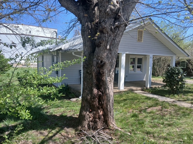 78 Robinson St.